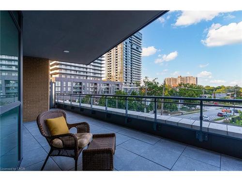 308-2060 Lakeshore Road, Burlington, ON - Outdoor