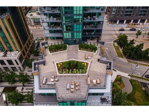 308-2060 Lakeshore Road, Burlington, ON - Outdoor