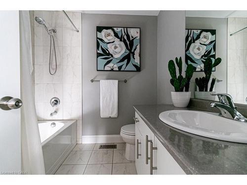 30-290 Barton Street W, Hamilton, ON - Indoor Photo Showing Bathroom