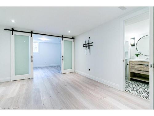 30-290 Barton Street W, Hamilton, ON - Indoor