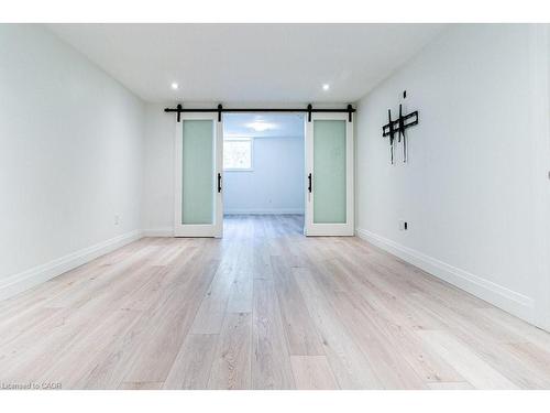 30-290 Barton Street W, Hamilton, ON - Indoor