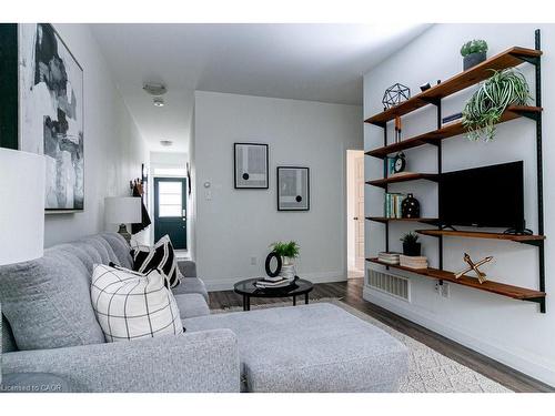 30-290 Barton Street W, Hamilton, ON - Indoor