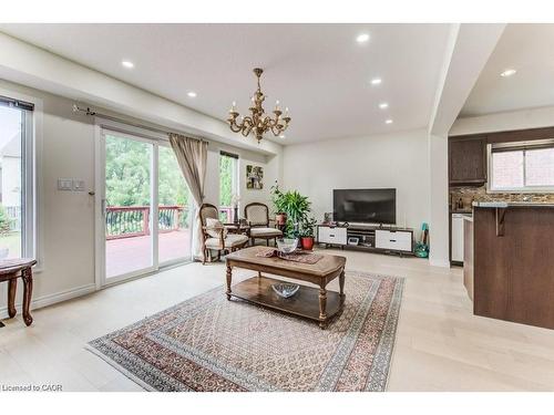 220 Lemon Grass Crescent, Kitchener, ON - Indoor Photo Showing Living Room
