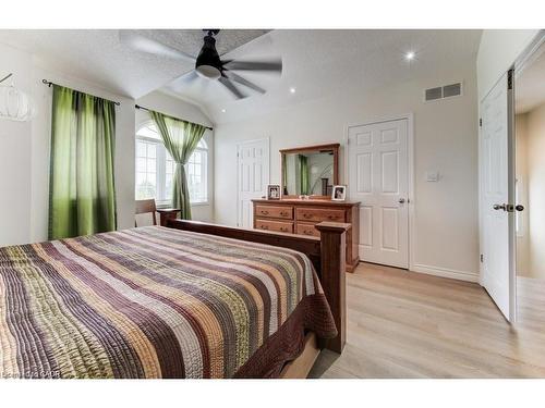 220 Lemon Grass Crescent, Kitchener, ON - Indoor Photo Showing Bedroom