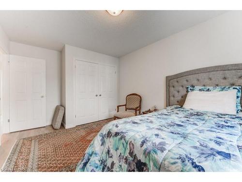 220 Lemon Grass Crescent, Kitchener, ON - Indoor Photo Showing Bedroom