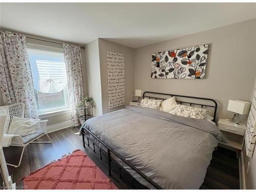 691 Wilson Street, Hamilton, ON - Indoor Photo Showing Bedroom