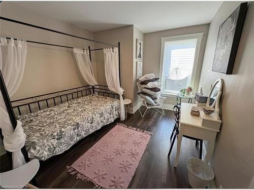 691 Wilson Street, Hamilton, ON - Indoor Photo Showing Bedroom