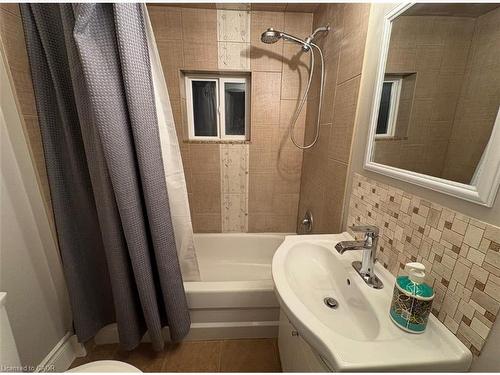 691 Wilson Street, Hamilton, ON - Indoor Photo Showing Bathroom