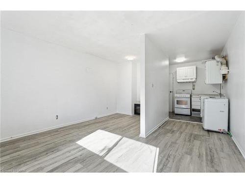 53 1/2-55 Duke Street, Brantford, ON - Indoor Photo Showing Laundry Room