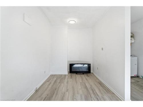 53 1/2-55 Duke Street, Brantford, ON - Indoor Photo Showing Other Room