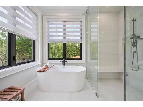 1225 Baldwin Drive, Oakville, ON - Indoor Photo Showing Bathroom