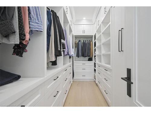 1225 Baldwin Drive, Oakville, ON - Indoor With Storage