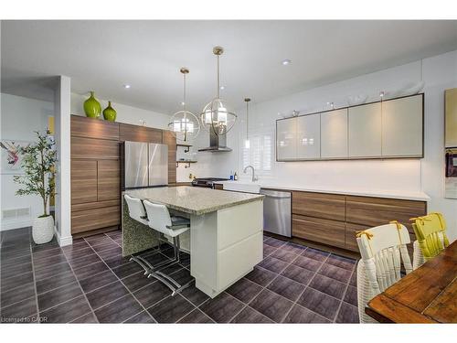 289 Wesley Boulevard, Cambridge, ON - Indoor Photo Showing Kitchen With Upgraded Kitchen