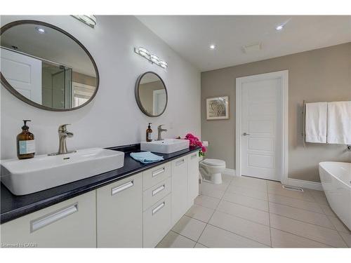 289 Wesley Boulevard, Cambridge, ON - Indoor Photo Showing Bathroom