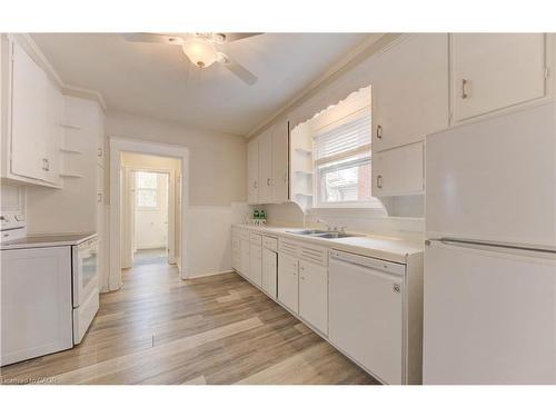 19 Fairview Avenue, Kitchener, ON - Indoor Photo Showing Laundry Room