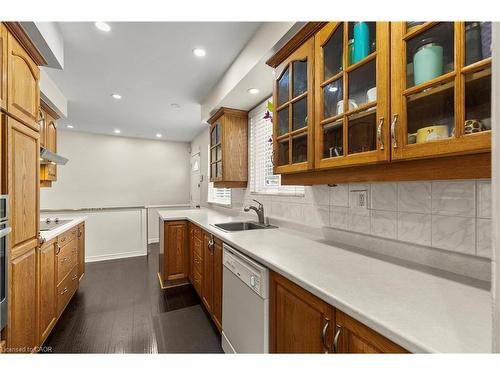 50 Gledhill Crescent, Hamilton, ON - Indoor Photo Showing Kitchen