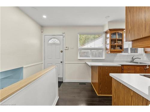 50 Gledhill Crescent, Hamilton, ON - Indoor Photo Showing Kitchen