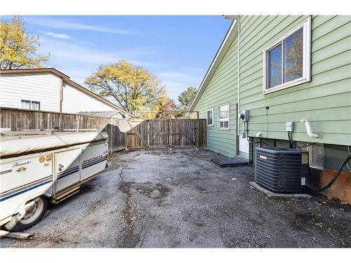 50 Gledhill Crescent, Hamilton, ON - Outdoor With Exterior