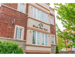 304-174 Bronte Street S Milton, ON L9T 1Y8