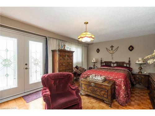 2545 Pollard Drive, Mississauga, ON - Indoor Photo Showing Bedroom