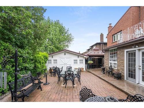 2545 Pollard Drive, Mississauga, ON - Outdoor