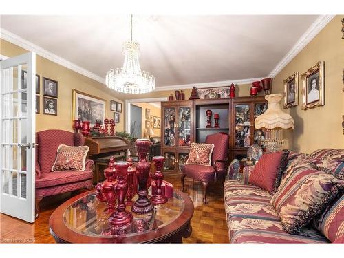 2545 Pollard Drive, Mississauga, ON - Indoor Photo Showing Living Room
