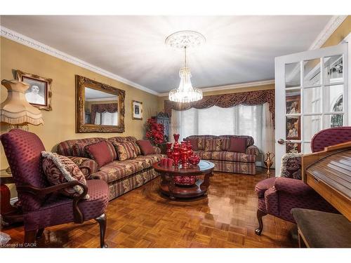 2545 Pollard Drive, Mississauga, ON - Indoor Photo Showing Living Room