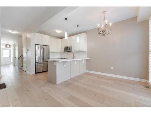 28 Pickett Place, Cambridge, ON - Indoor Photo Showing Kitchen With Stainless Steel Kitchen With Upgraded Kitchen