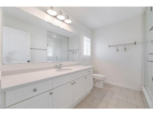 28 Pickett Place, Cambridge, ON - Indoor Photo Showing Bathroom
