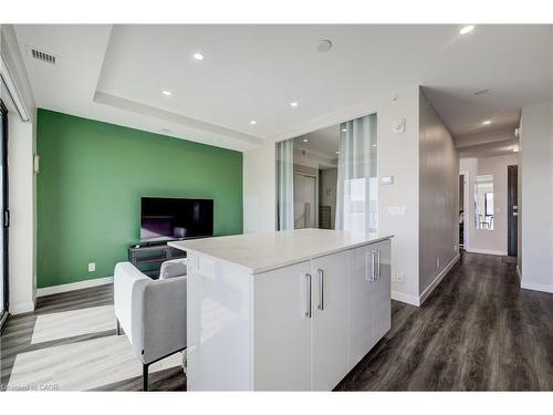 1015-15 Queen Street S, Hamilton, ON - Indoor Photo Showing Other Room