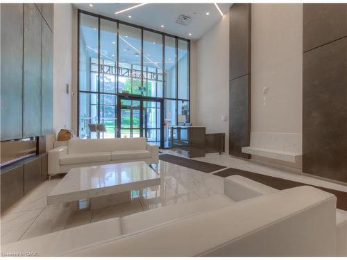 1015-15 Queen Street S, Hamilton, ON - Indoor Photo Showing Other Room