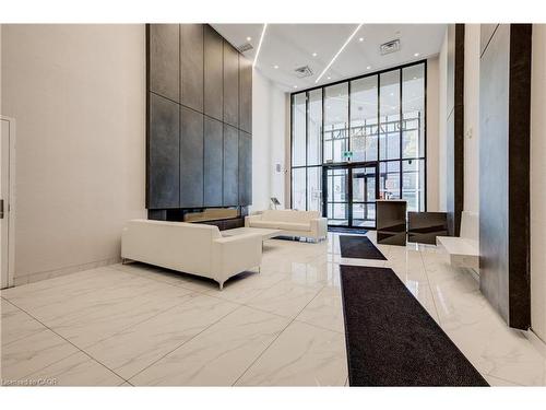 1015-15 Queen Street S, Hamilton, ON - Indoor Photo Showing Other Room