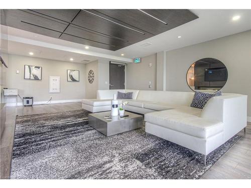 1015-15 Queen Street S, Hamilton, ON - Indoor Photo Showing Other Room