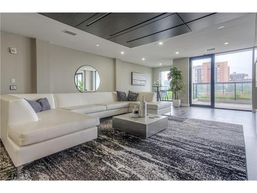 1015-15 Queen Street S, Hamilton, ON - Indoor