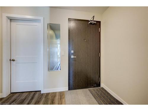 1015-15 Queen Street S, Hamilton, ON - Indoor Photo Showing Other Room