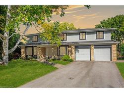 359 Camelot Court  Burlington, ON L7L 2G2