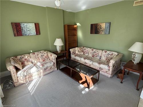 24 Hunt Street, Hamilton, ON - Indoor Photo Showing Living Room