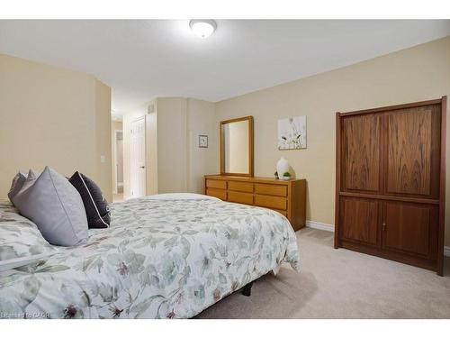117 Bushmill Circle, Freelton, ON - Indoor Photo Showing Bedroom