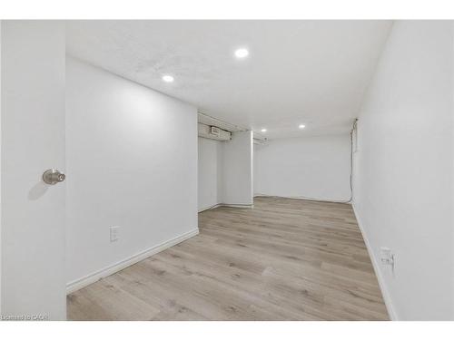 703 Lawrence Road, Hamilton, ON - Indoor Photo Showing Other Room