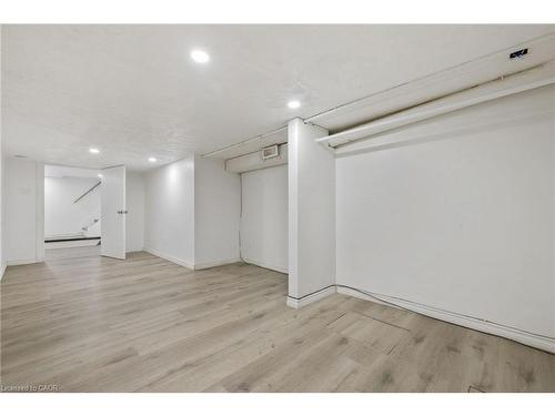 703 Lawrence Road, Hamilton, ON - Indoor