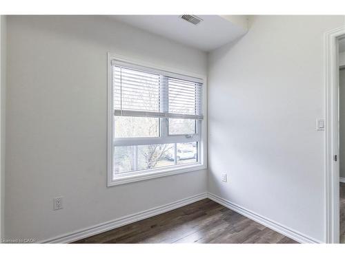 B4-1430 Highland Road W, Kitchener, ON - Indoor Photo Showing Other Room