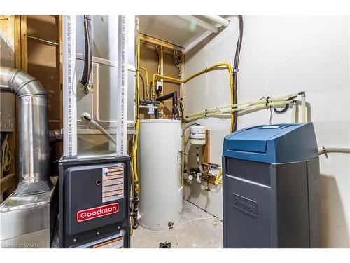 B4-1430 Highland Road W, Kitchener, ON - Indoor Photo Showing Basement