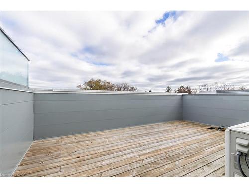 B4-1430 Highland Road W, Kitchener, ON - Outdoor