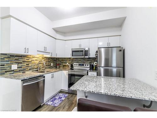 B4-1430 Highland Road W, Kitchener, ON - Indoor Photo Showing Kitchen With Upgraded Kitchen