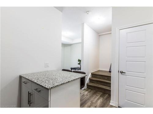 B4-1430 Highland Road W, Kitchener, ON - Indoor