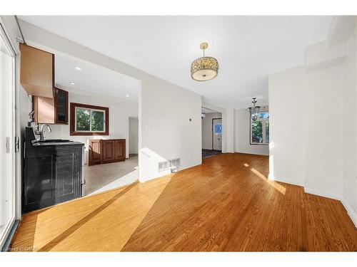 43 Perry Street, Barrie, ON - Indoor Photo Showing Other Room