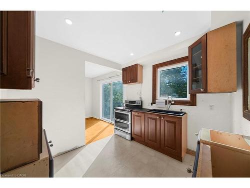 43 Perry Street, Barrie, ON - Indoor Photo Showing Other Room