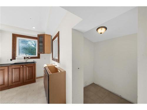 43 Perry Street, Barrie, ON - Indoor