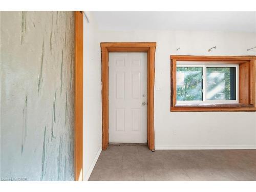 43 Perry Street, Barrie, ON - Indoor Photo Showing Other Room