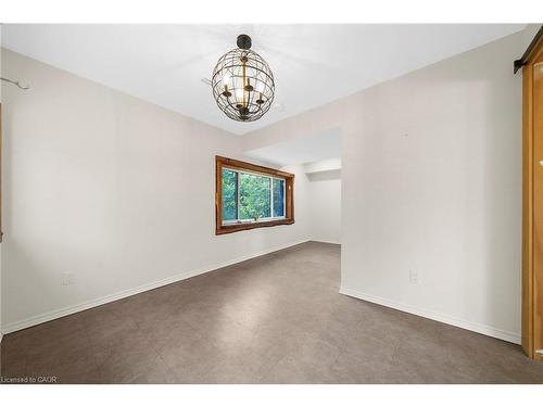 43 Perry Street, Barrie, ON - Indoor Photo Showing Other Room